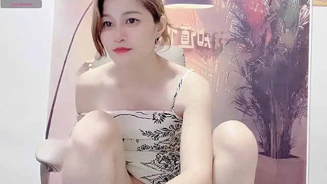 Summer-C Adlı Modelin Canlı XXX Sohbeti