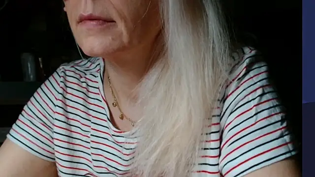 KathleenEdwards Chat XXX live