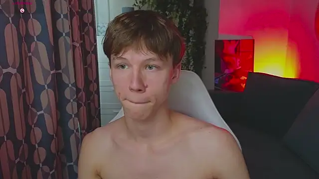 cuMte_boy élő XXX-chatje
