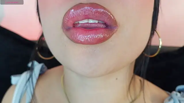 mia_roux1 Adlı Modelin Canlı XXX Sohbeti