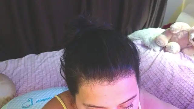 Chat +18 de Malika_uAngel ao vivo