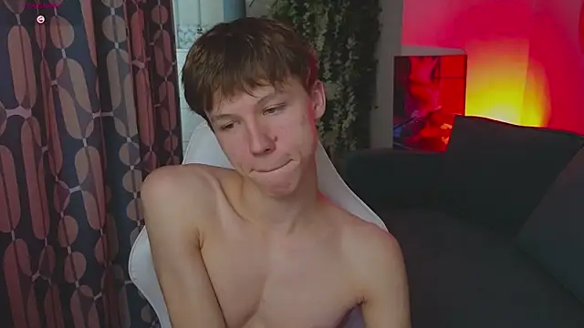 cuMte_boy live XXX chat