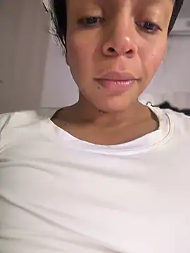 Czat XXX na żywo – Charly_