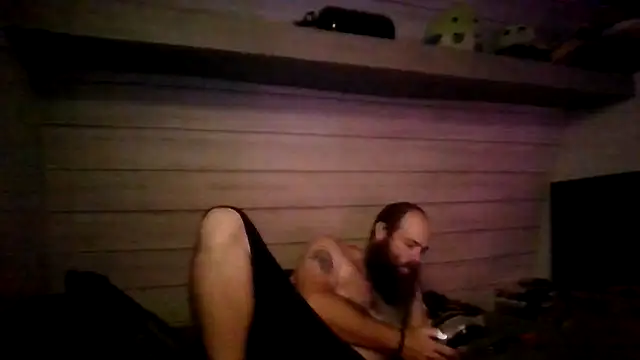 ThisGuy42o élő XXX-chatje