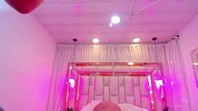 Živý XXX chat Francesca_Skuirt