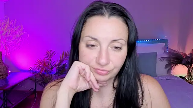 Živý XXX chat LadyyNoir