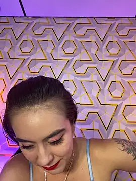 MelanyyJhonson15 Adlı Modelin Canlı XXX Sohbeti