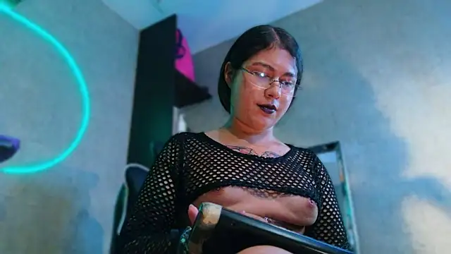XXX chat uživo modela ravenmyth
