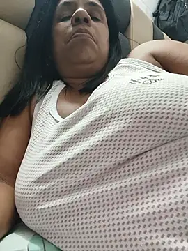 Zeyllyjhonson's Live XXX Chat
