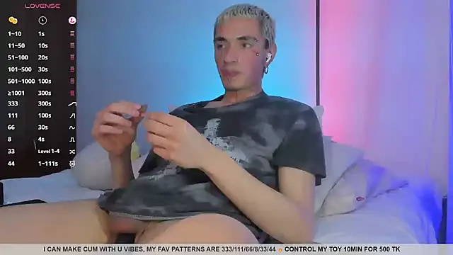 Chatroom XXX en direct de santikhalifa