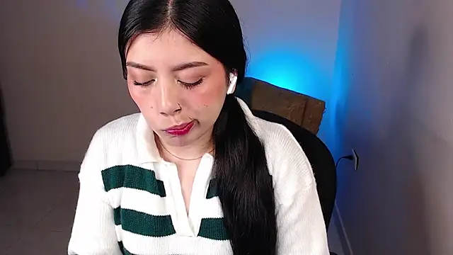 iam_emy লাইভ XXX চ্যাট