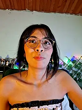 Dolli_virginpussy লাইভ XXX চ্যাট