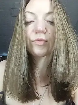 Živý XXX chat KattyLuuu