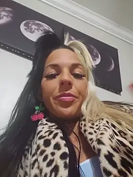 צ'אט XXX בשידור חי של lil_jiggly