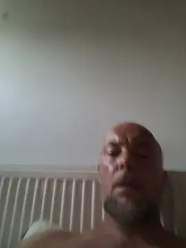 Show Webcam de HornyDaddyMuscle