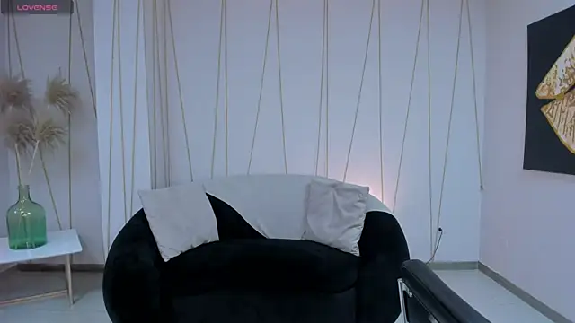 XXX chat uživo modela LucyCarter1