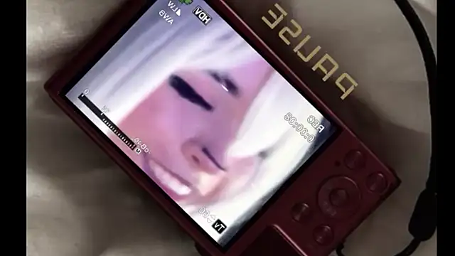 Anny_Kiitty élő XXX-chatje