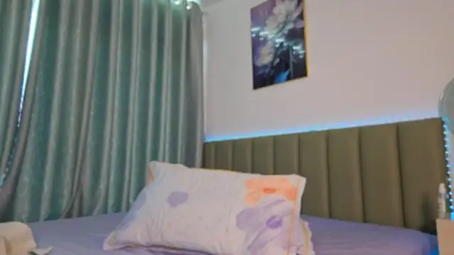 sweety_vikky Adlı Modelin Canlı XXX Sohbeti
