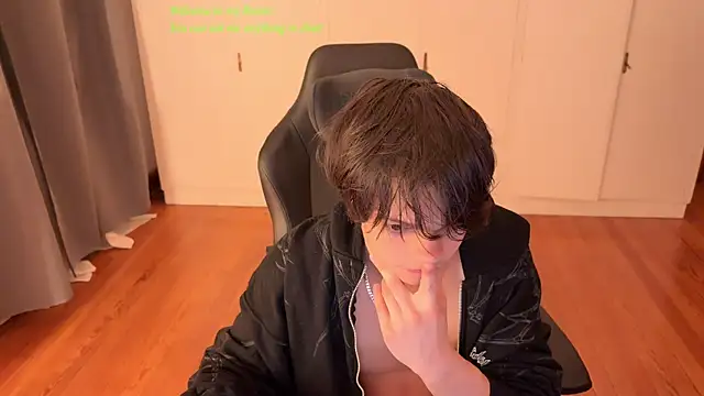 SasukeUhchiaa Adlı Modelin Web Kamerası Şovu
