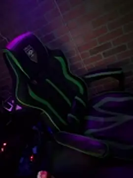 chronic_vibez's Live XXX Chat