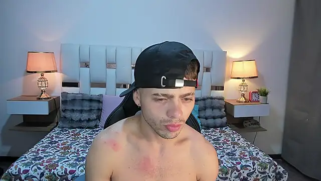 Chat XXX en directo de Zeus_damian21