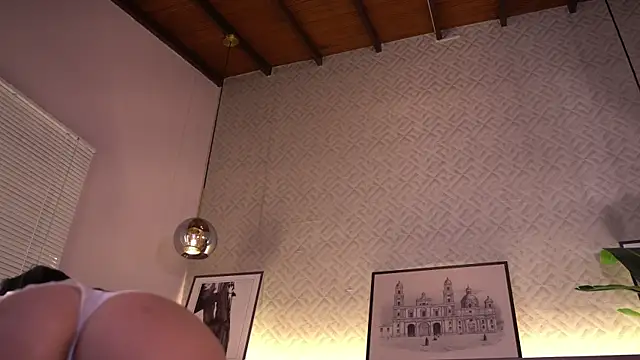 Онлайн чат XXX ElleDiane