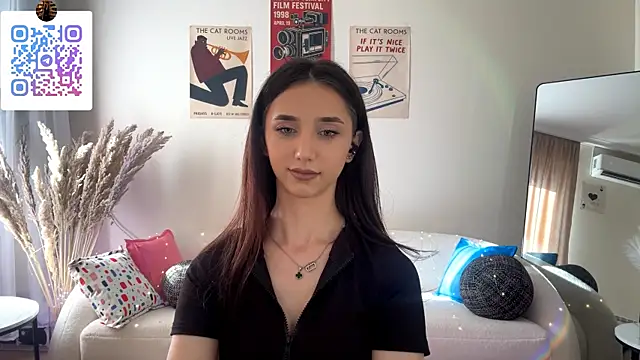 LinaMour Adlı Modelin Canlı XXX Sohbeti
