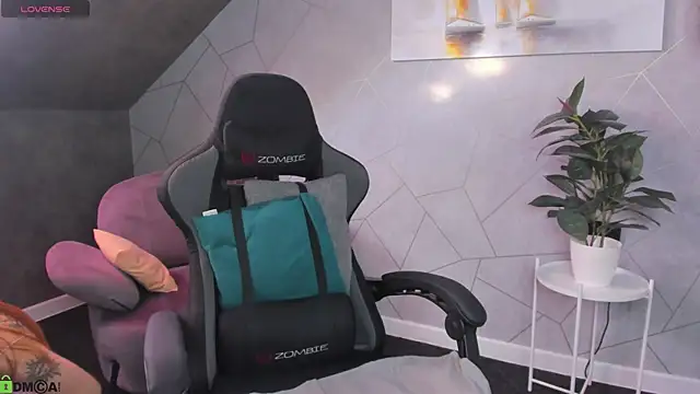 Nicole_Vasquez 现场XXX聊天