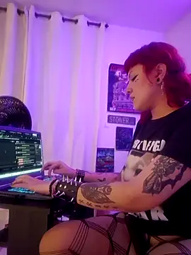Chat +18 de Sarah-Stoner ao vivo