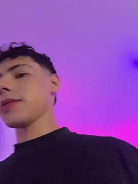 Chatroom XXX en direct de SebastianReed_