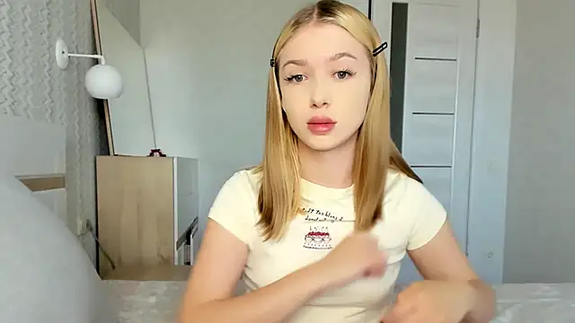 Chatroom XXX en direct de ElleLuv_
