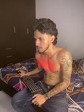 Kriss_Edwards élő XXX-chatje