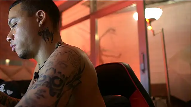 AlphaMasterXxx 现场XXX聊天