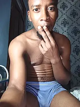 PrettyDickk1 Chat XXX in diretta