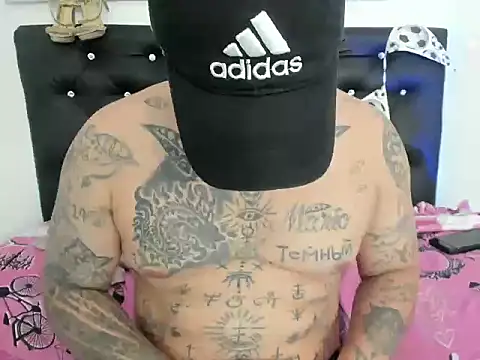 TattooedKlavel's Live XXX Chat