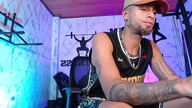 צ'אט XXX בשידור חי של DrakeNeumann