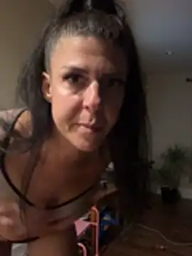 Chat XXX en directo de volcomchic4
