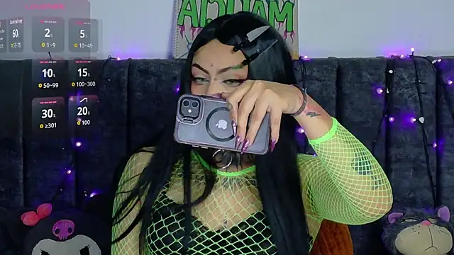maliciaXpoison's Live XXX Chat