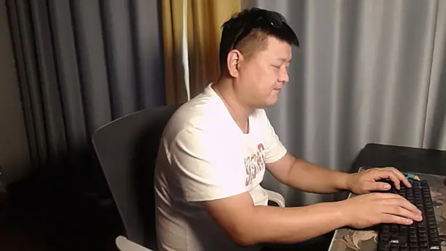 zhang1118 网络视讯表演