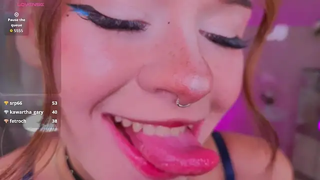 Živý XXX chat Adetta
