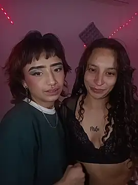 Chat XXX ao vivo de AlexxaAndRileyy