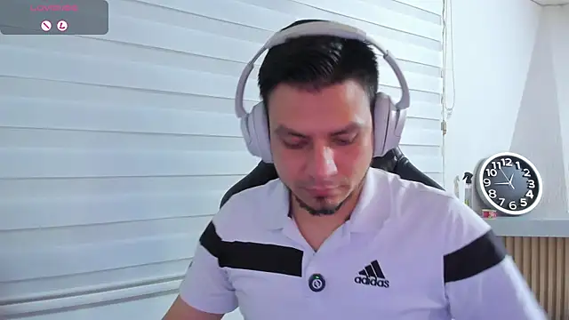 Chat +18 de Rick_Adams ao vivo
