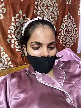 Sandhya_77 Adlı Modelin Canlı XXX Sohbeti