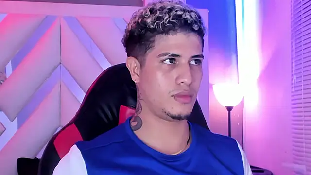 dominic_connor Chat XXX in diretta
