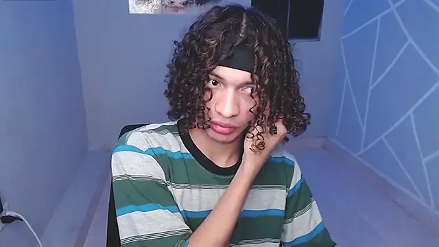 Axel_fox77's Webcam Show