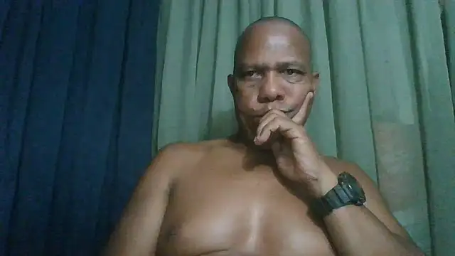 bigblackcock75's Live XXX Chat