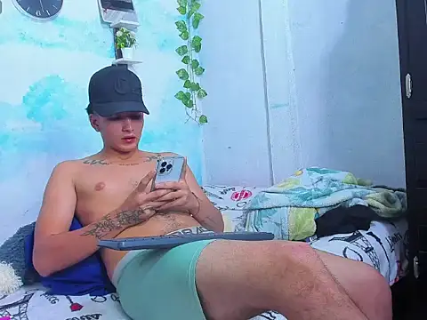 XXX chat uživo modela aaron_mercury_x