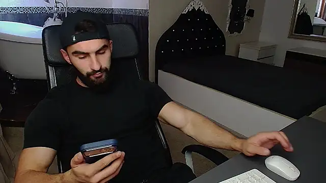צ'אט XXX בשידור חי של MicahLane