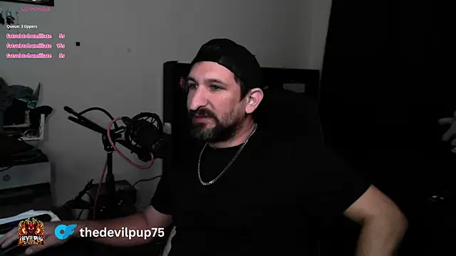 DevilPup75_ élő XXX-chatje