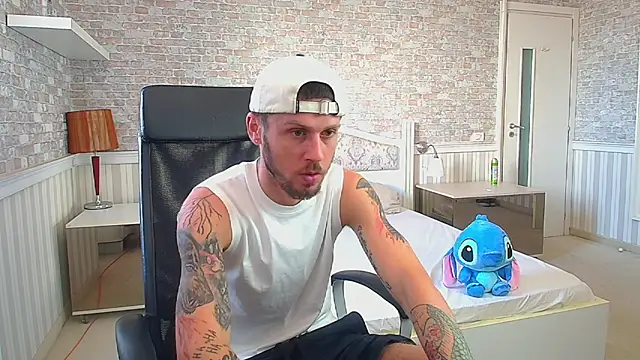 Chat XXX en directo de JonahShaw